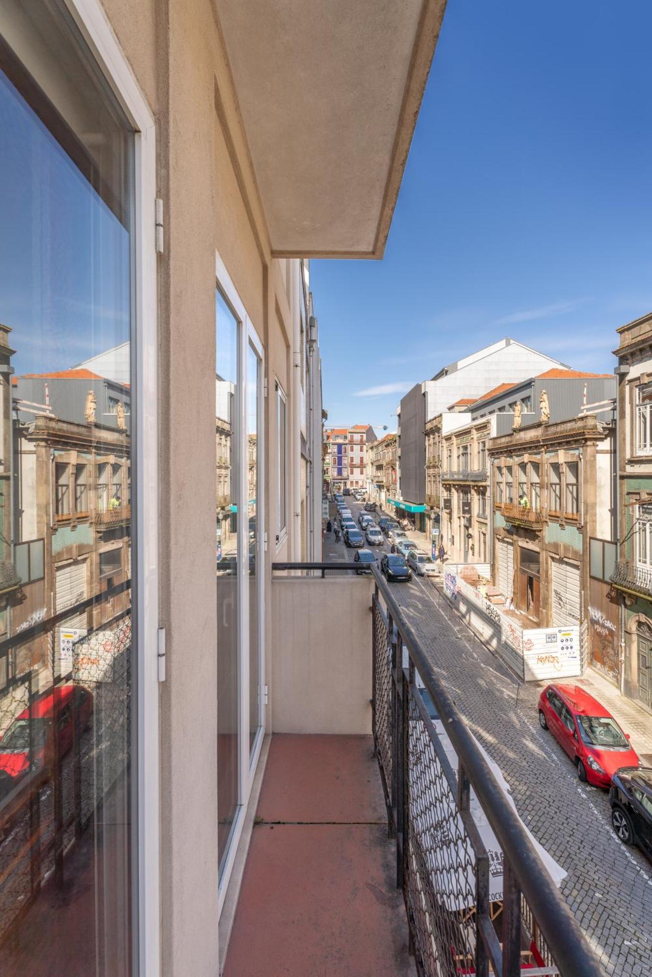 Апартаменты Host Wise - Colorful Bright Flat With Balcony Порту Экстерьер фото
