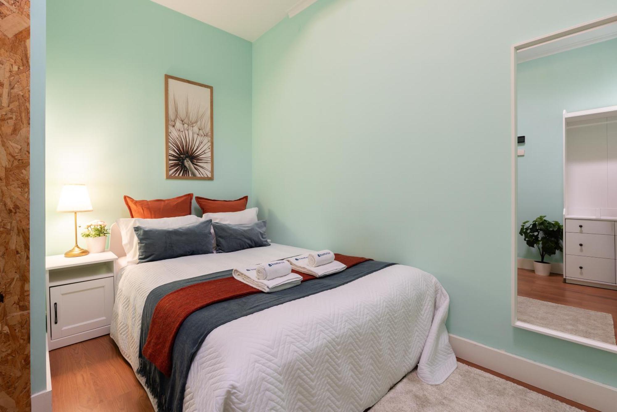 Апартаменты Host Wise - Colorful Bright Flat With Balcony Порту Экстерьер фото