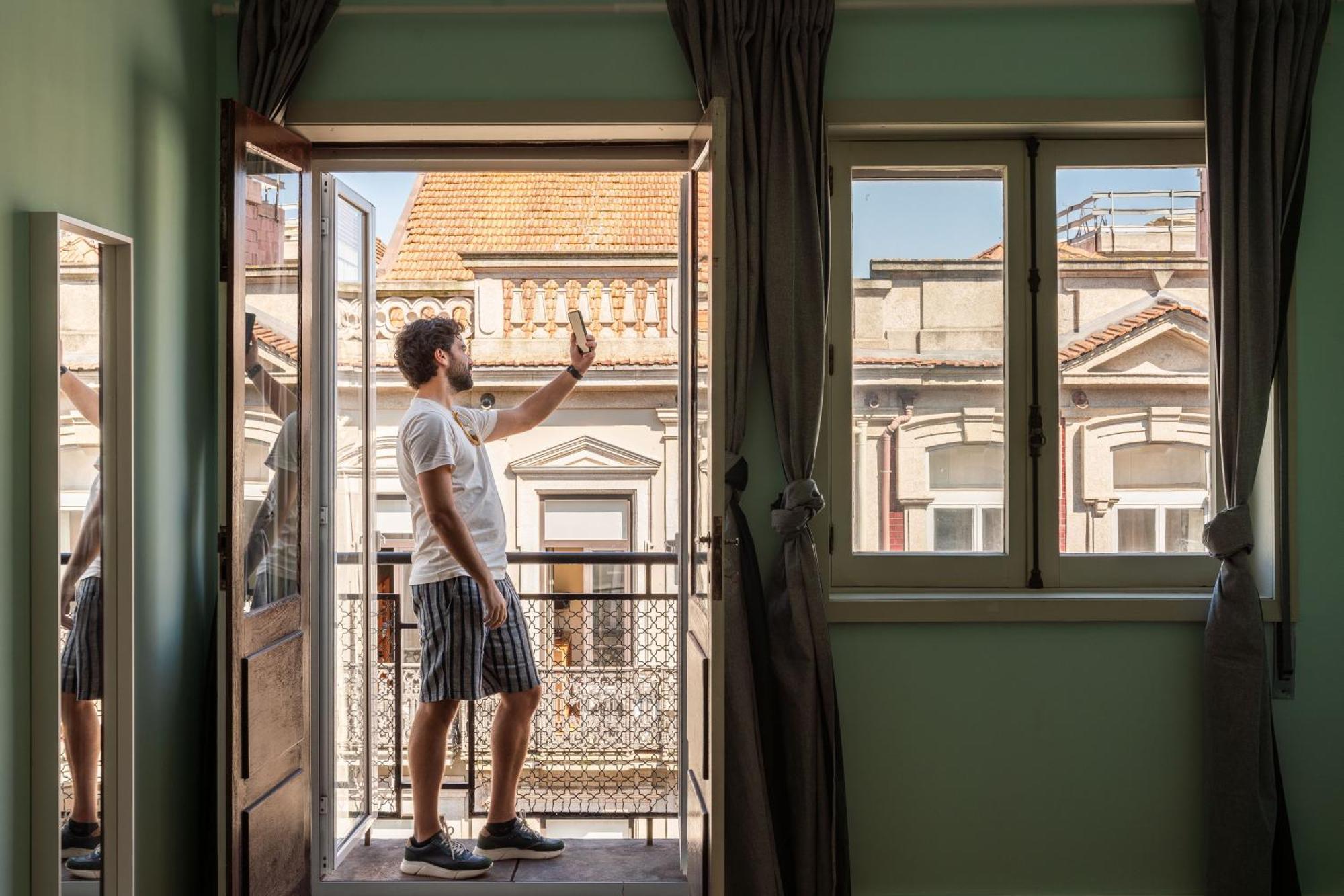 Апартаменты Host Wise - Colorful Bright Flat With Balcony Порту Экстерьер фото
